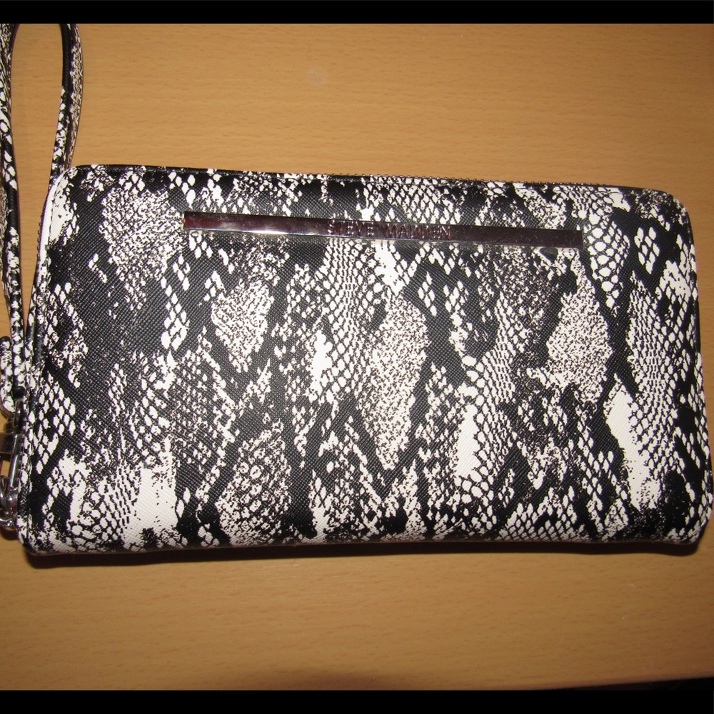 Steve Madden wrist wallet
